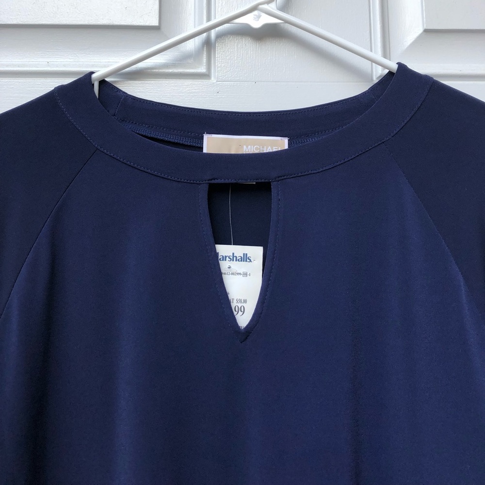 MK Navy Keyhole Top - Picture 2 of 4